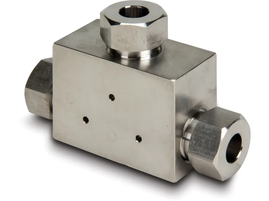 Enerpac 43-301 Ultra-High Pressure Fitting Gauge Tee .38 in Cone Side .25 in Cone Gauge Port